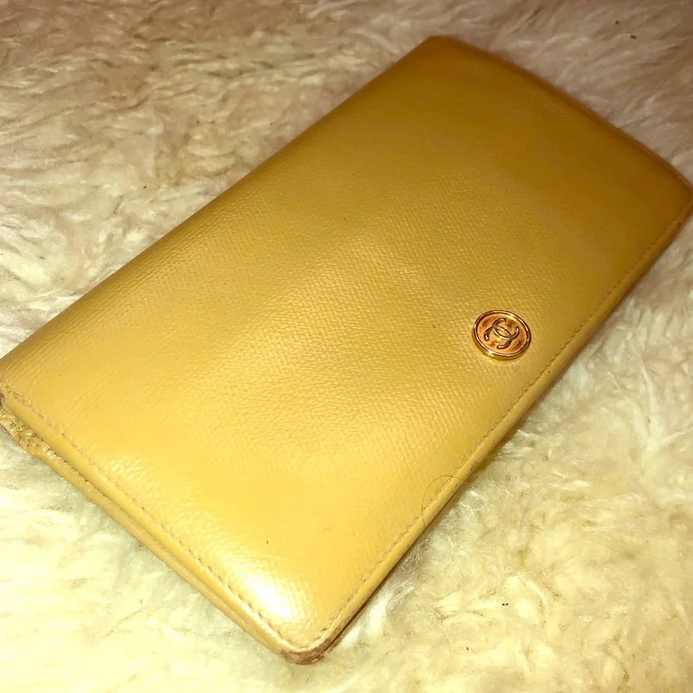 CHANEL Vintage Leather CC Long Bi-Fold Wallet